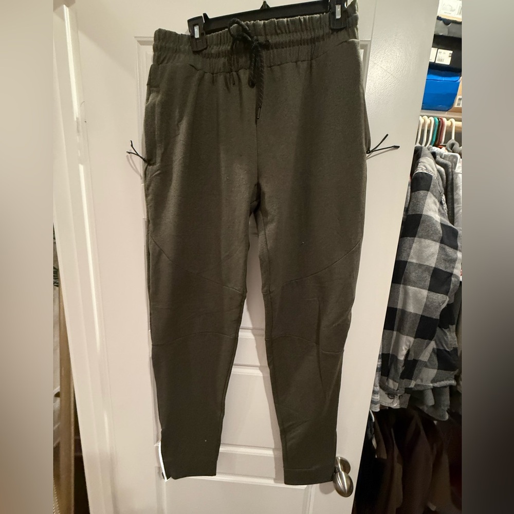 Alphalete Dark Olive Men’s Joggers
